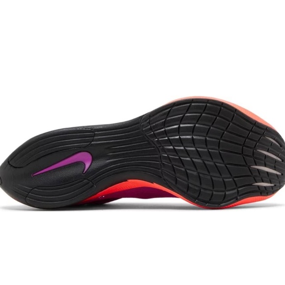 Nike Women's Shoes in Pink and Orange - Picture 3 of 7